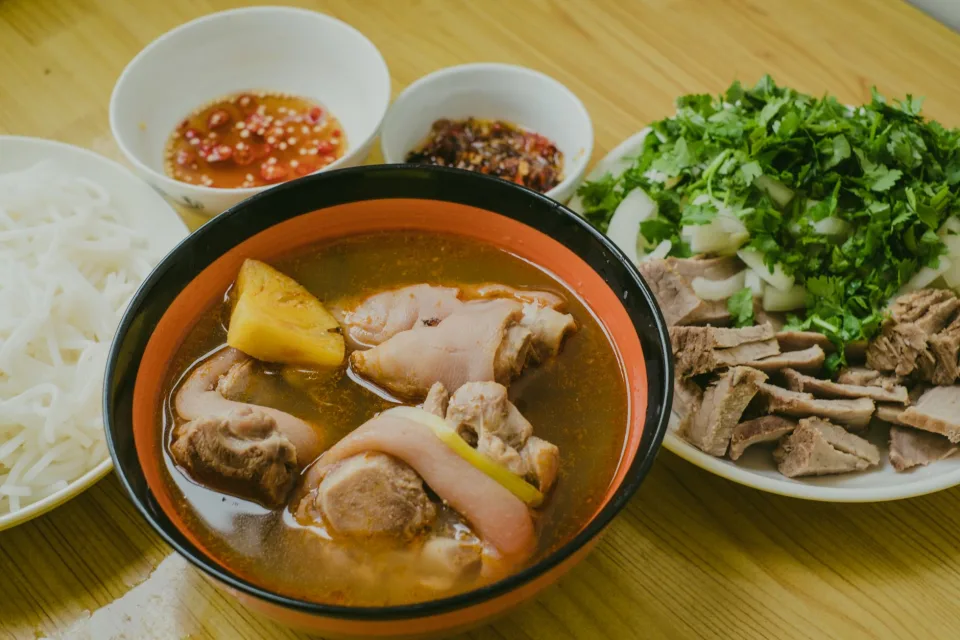 Bàn cho gia đình, nhóm bạn